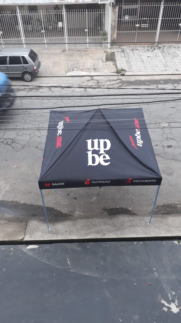 Tenda 3X3 em ferro em exposição