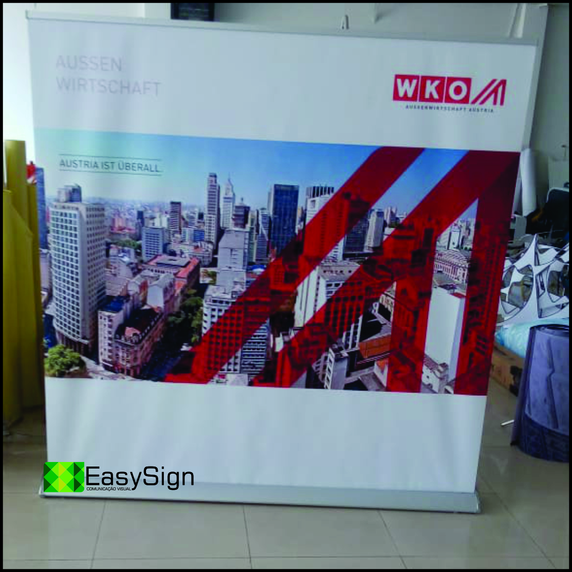 Suporte para Banner Roll-up para Lojas